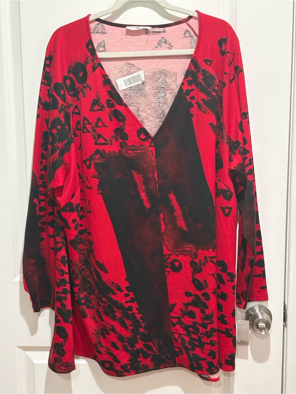 Natori Red and Black V-Neck Long Sleeve Printed Tunic